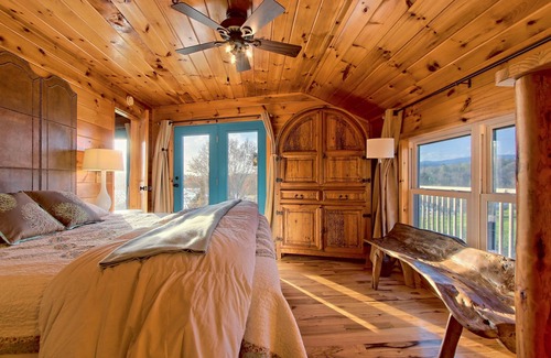 Hayesville Cabaña | RELAX! RELAX! Emaline's Cottage @ Lake Chatuge.."Bright, airy and comfortable!"