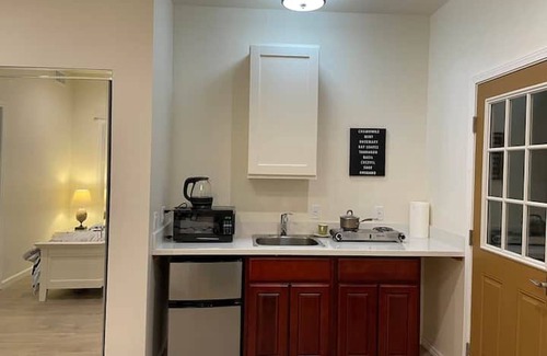 Dimond Apartamento | Relax Stay! Studio Private yard & Great Location!