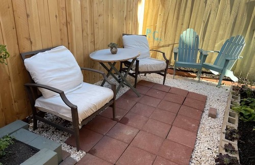 Dimond Apartamento | Relax Stay! Studio Private yard & Great Location!
