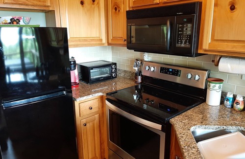 Blairsville Cabaña | RELAX, UNWIND AND RECHARGE IN THE HOT TUB AT THIS MOUNTAIN VIEW COTTAGE