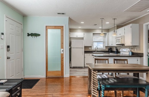 Ocean Isle Beach Casa | Relax & Unwind – Ocean Isle Beach Retreat w/ Firepit & Fenced Yard