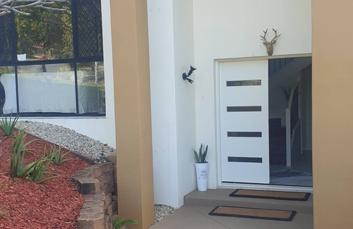 Reedy Creek Casa | Relax & Unwind on the Gold Coast. 15 to 20 mints drive from Burleigh Beach