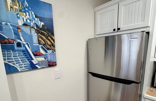 Harbor Village Condominio | Relax & Unwind – Walk to the Beach from This 2BR -2BA with Pool and fishing dock
