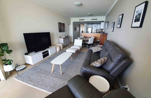 Rockingham Apartamento | Relax & unwind with endless ocean views