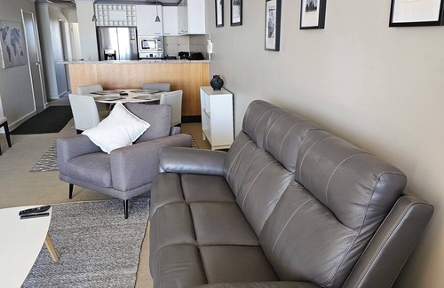 Rockingham Apartamento | Relax & unwind with endless ocean views