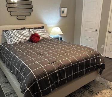 Boerne Casa | Relax with Spacious Modern Simplicity
