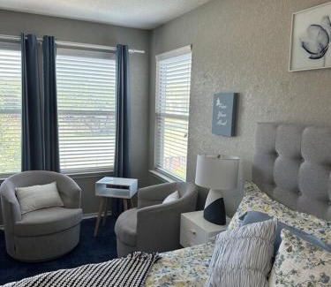Boerne Casa | Relax with Spacious Modern Simplicity