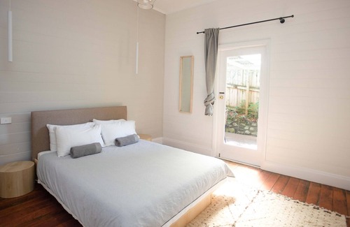 Bangalow Casa | Relax With the Whole Family at our Peaceful Oasis 2 min Walk From Town