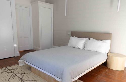 Bangalow Casa | Relax With the Whole Family at our Peaceful Oasis 2 min Walk From Town