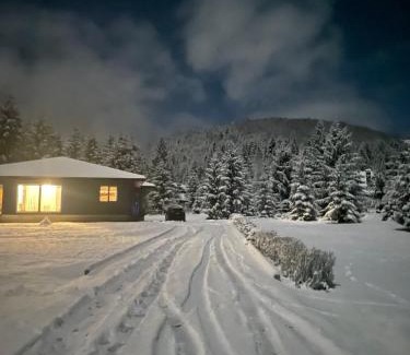 Manyava Chalet De Esquí | Relaxation in Guta Гута покращене шале