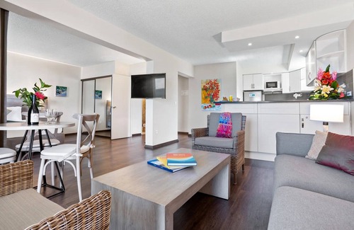 Grand Case Complejo | Relaxation Meets Adventure | Beachfront Stay w/ Views & Water Sports