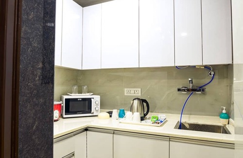 Gurugram Apartamento | Relaxing 1 Bhk Service Apartment With Balcony Gym