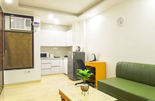 Gurugram Apartamento | Relaxing 1 Bhk Service Apartment With Balcony Gym
