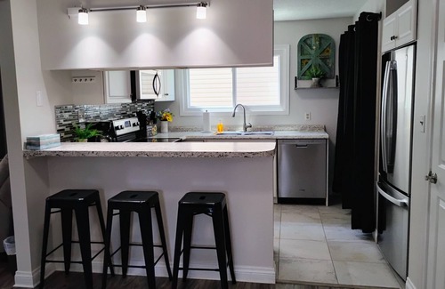 Newburgh Casa | Relaxing 3-Bedroom House with Large Backyard close to Downtown Newburgh