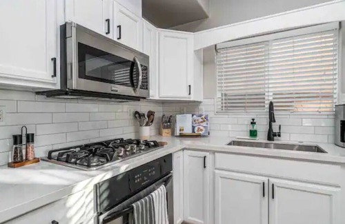 La Presa Casa | Relaxing, 4BD, 2 King Bed, Panoramic View & Hot Tub