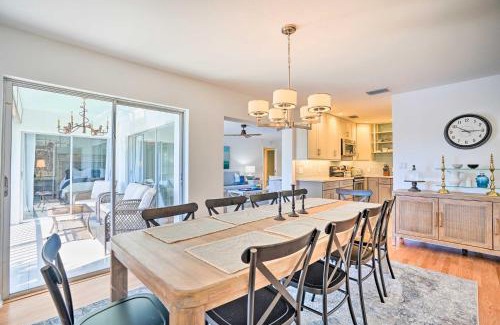 Central Naples Apartamento | Relaxing Condo with Screened-In Lanai, 4 Mi to Beach