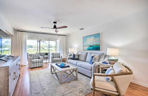 Central Naples Apartamento | Relaxing Condo with Screened-In Lanai, 4 Mi to Beach