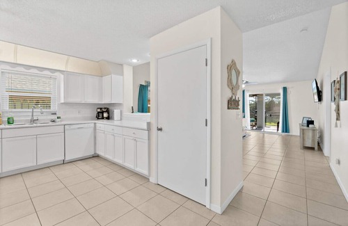 Indialantic Casa | Relaxing Cottage - HEATED POOL - Walk to the Beach - Dog Friendly