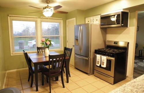 Saint Marys Allen County Casa | Relaxing Cozy home Bedrooms available or open to renting entire place