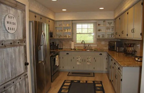 Westfield Casa | Relaxing family-friendly home in the country just 5 minutes from Grand Park.