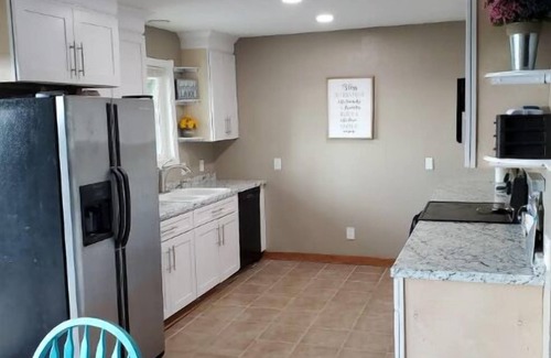 Bull Shoals Casa | Relaxing Family-Friendly Cabin with Sprawling Deck & Fun-filled Game Room