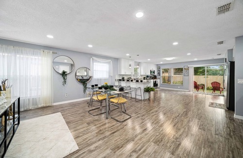 Signal Hill Casa | Relaxing four bed room getaway built for long stays
