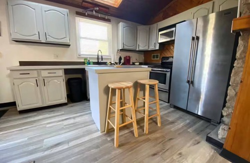 Port Clinton Apartamento | Relaxing Hot Tub Oasis + Lake Town Escape