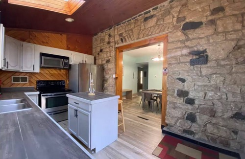 Port Clinton Apartamento | Relaxing Hot Tub Oasis + Lake Town Escape