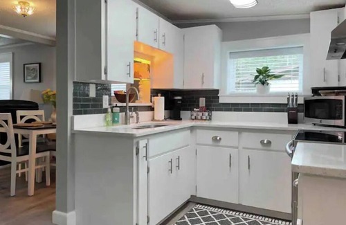 Edgar Casa | Relaxing Lakefront Cottage