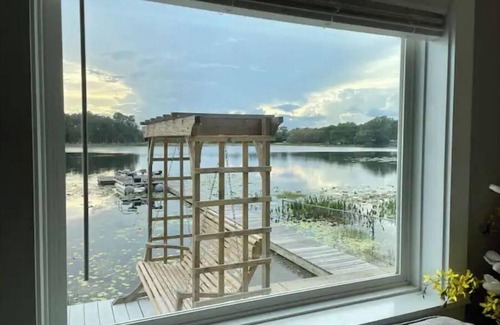 Edgar Casa | Relaxing Lakefront Cottage