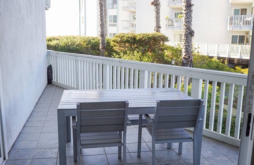 South Redondo Condominio | Relaxing Ocean Front Condo