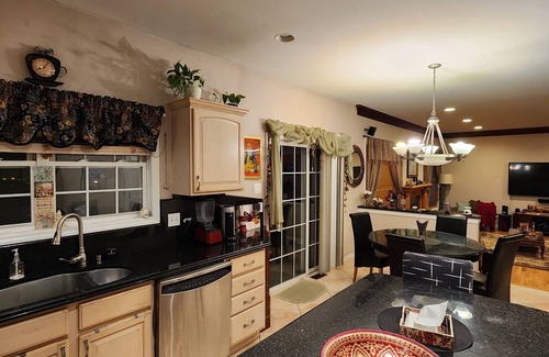 Old Bethpage Casa | Relaxing Perfect Weekend Getaway or Stay Longer, Feel at Home very Spacious