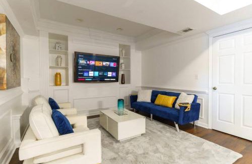 Lithonia Casa | Relaxing Retreat with 55-Inch TV and Lake Views