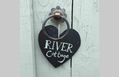 Penzance Casa | Relaxing River Cottage