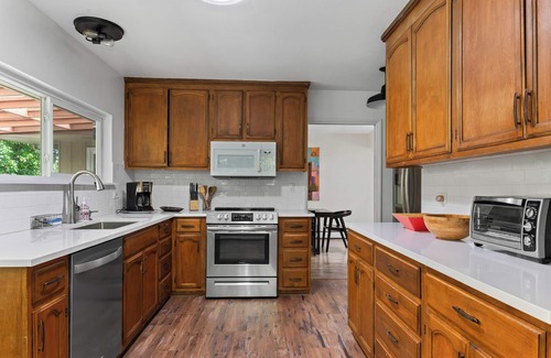 Hacienda Casa | Relaxing River Retreat Near Mom’s Beach | Patio