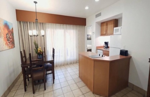Sedona Complejo | Relaxing Sedona Getaway: Three Rooms w/ Kitchen & Living Area | Free Parking