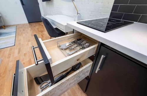 Downtown Hartford Apartamento | Relaxing Space Downtown - Close To Hospitals - Free Parking and Wifi