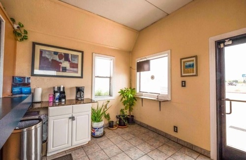 Odessa Hotel | Relaxing Stay with Kitchenette Near UTPB & Airport w/ Parking Included
