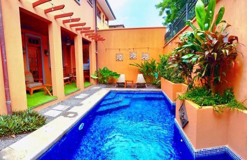Playa Langosta Casa | Relaxing Tropical Villa Near The Beach