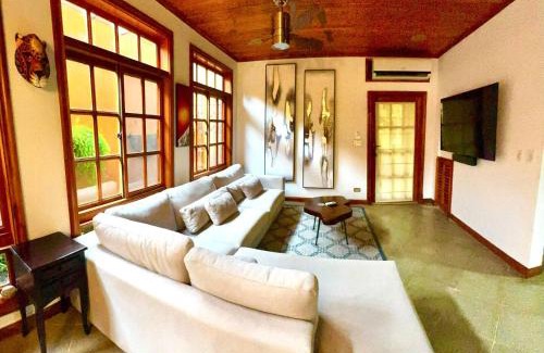 Playa Langosta Casa | Relaxing Tropical Villa Near The Beach