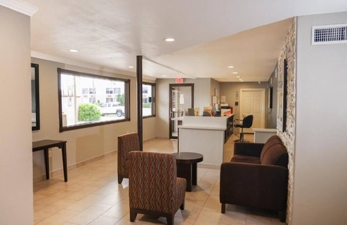 McAllen Hotel | Relaxing Unit Near Quinta Mazatlan - Pets Welcome, Parking & Pool Include