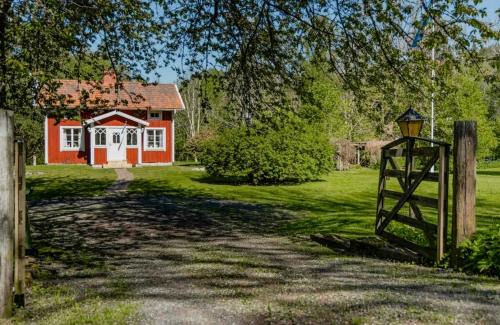 Lerdala Casa | Relaxing Villa With Fireplace And Private Stream