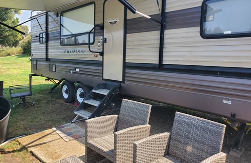 Walnut Grove Casa | Relaxing Waterfront RV along the Sacramento River