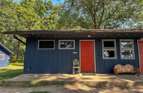 Pepin County Cabina | Relive your summer camp days on the shores of Lake Pepin!