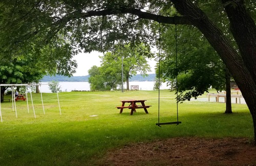Pepin County Cabina | Relive your summer camp days on the shores of Lake Pepin!