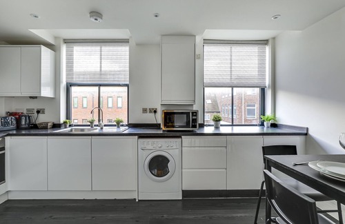 Canterbury Apartamento | Relocators | Contractors - Exceptional Spacious Apartment