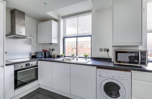 Canterbury Apartamento | Relocators | Contractors - Exceptional Spacious Apartment