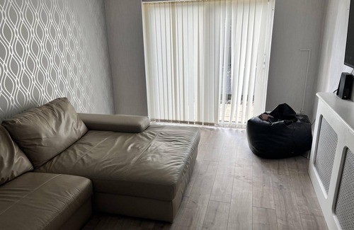 Vange Casa | Remarkable 3-Bed House in Basildon