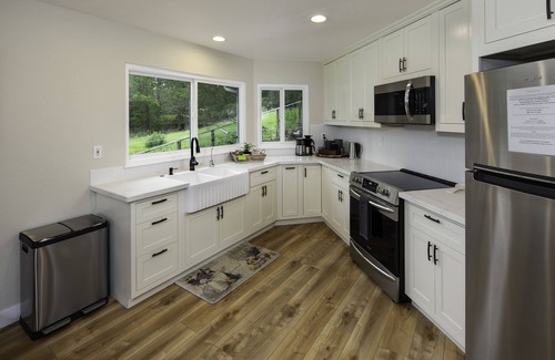 Carmel Casa | ¡NUEVO! Remodelado 2 habitaciones / 2bath Carmel Guesthouse con vistas espectaculares!