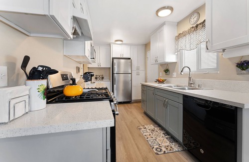 Mira Costa Casa | Recién remodelado Oceanside Home cerca de la playa, restaurantes y tiendas